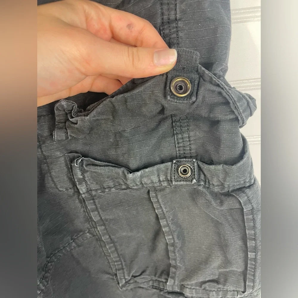 American Eagle Outfitters Black Longboard Cargo Shorts Size 33 Men’s - Picture 7 of 13
